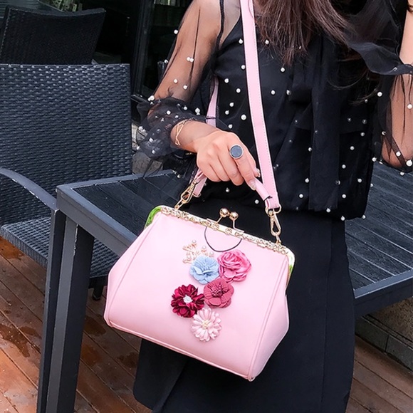 Bags, Flower Applique Kiss Lock Pu Leather Bag Pink